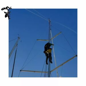 Rigger DEN-RAN climbing down the mast